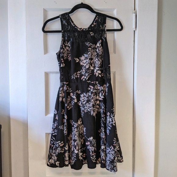 Black semi formal dress with lace cutouts - Picture 1 of 6